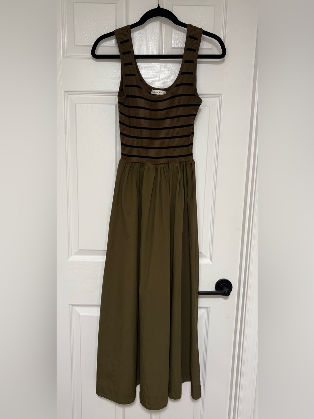 Moon River Olive Green Striped Ribbed Bodice Maxi Dress | Size Medium